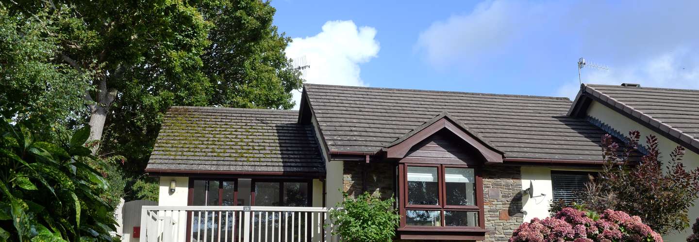 Valley Retreat - Peaceful Location, Walk to Beach, Parking - Saundersfoot Cottage, Pembrokeshire