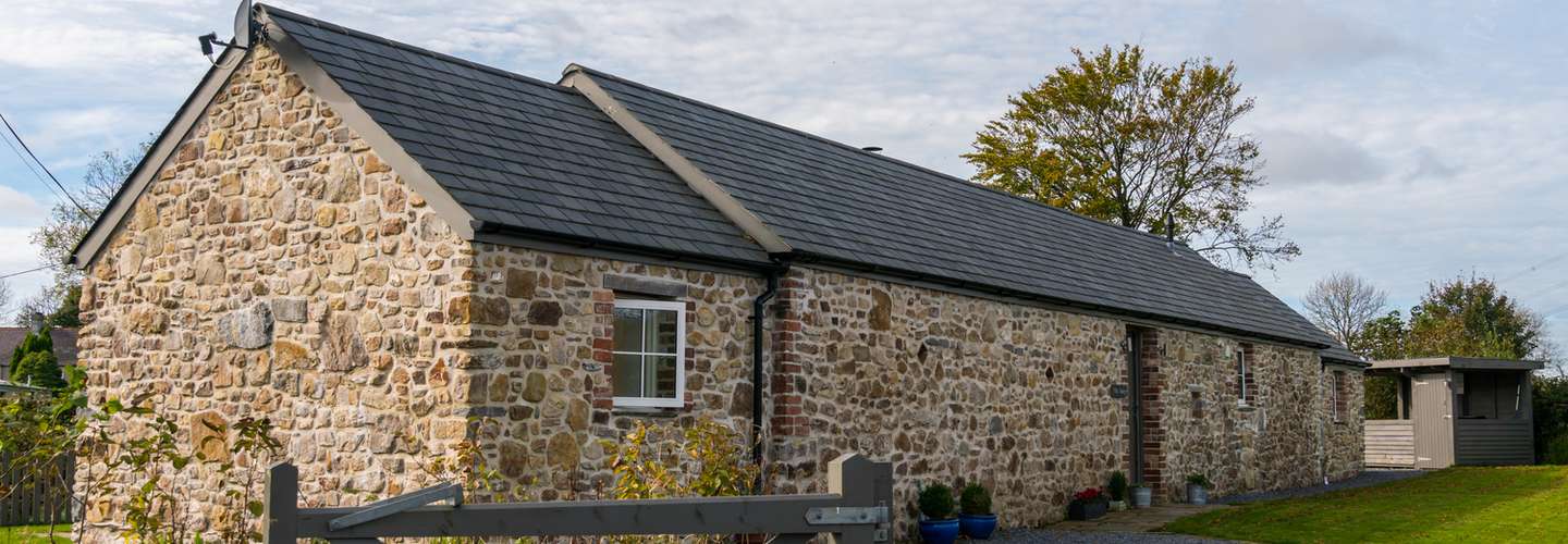 The Dairy - Luxury Cottage, Hot Tub, Countryside Views, Pet Friendly - Barn