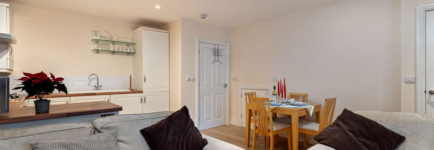 Park Place Court - Close to Town Centre and Beach, Parking - Close to Town Centre and Beach