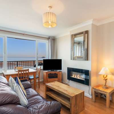 Sea Urchins Apartment - Sea Front Apartment with Views, Pet Friendly - Sea Front Apartment with Views, Pet Friendly