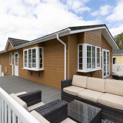 Castaway Lodge - Close to Beach, Lovely Lodge with Veranda - Luxury Lodge, Close to Beach, Parking